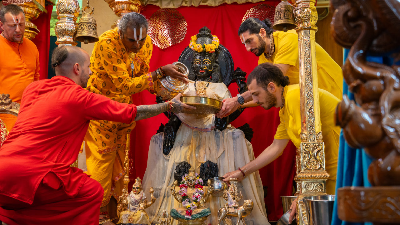 MAHA-LAKSHMI YAJNA 2026 WITH PARAMAHAMSA VISHWANANDA AT SPN
